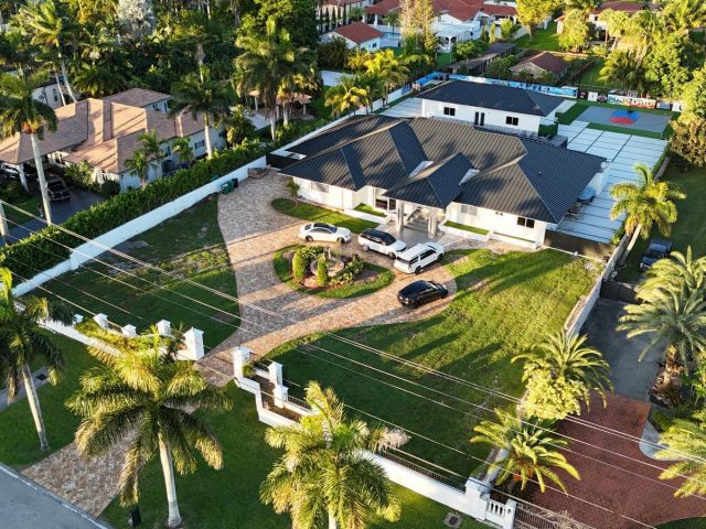 Продажа дома по адресу 365 NW 132nd Ave - фото 6533437