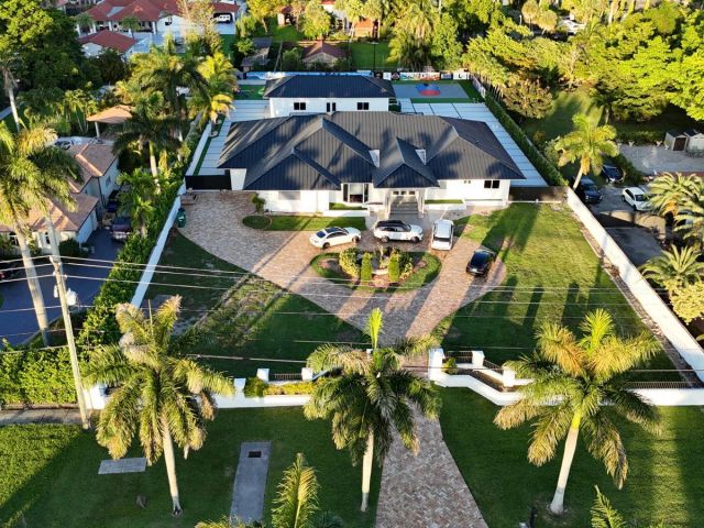 Продажа дома по адресу 365 NW 132nd Ave - фото 6533438