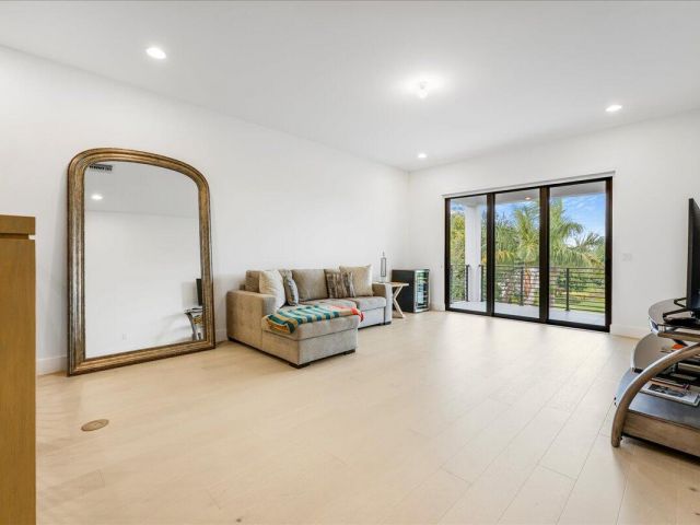 Дом в аренду по адресу 9093 Chauvet Way - фото 6514218