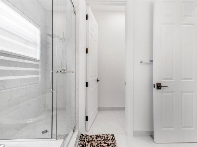 Дом в аренду по адресу 9093 Chauvet Way - фото 6514221