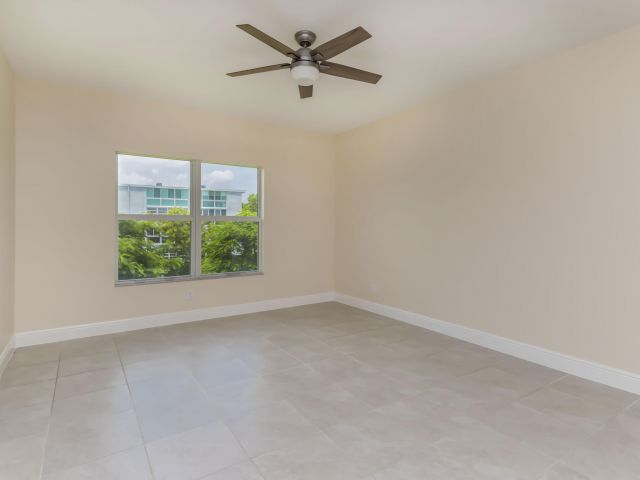 Дом в аренду по адресу 1857 Spoonbill Court - фото 6510472