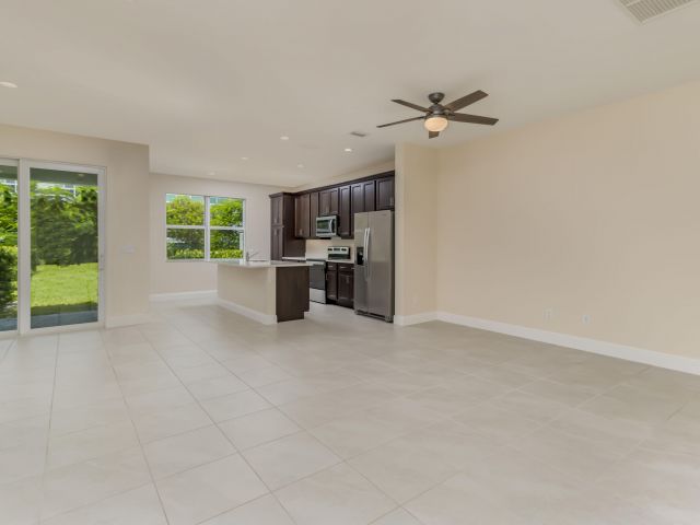 Дом в аренду по адресу 1857 Spoonbill Court - фото 6510478