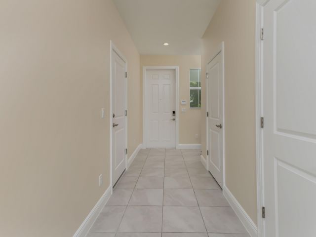 Дом в аренду по адресу 1857 Spoonbill Court - фото 6510480