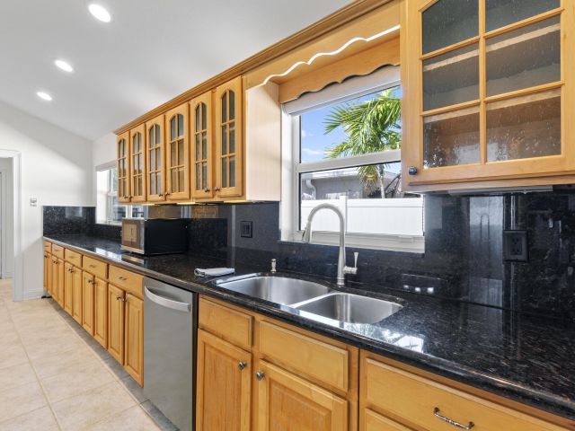 Дом в аренду по адресу 4545 Brandywine Drive - фото 6514125