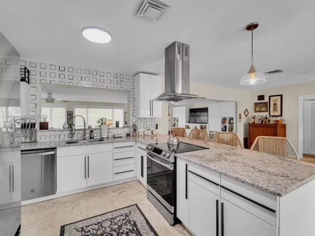 Продажа дома по адресу 1431 S Ocean Blvd #11 - фото 6544964