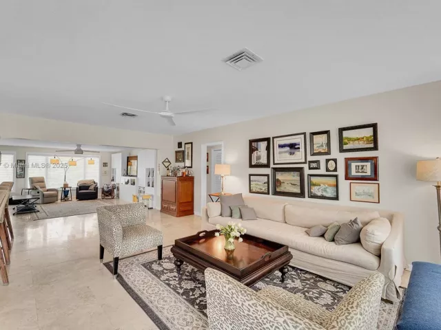 Продажа дома по адресу 1431 S Ocean Blvd #11 - фото 6544969