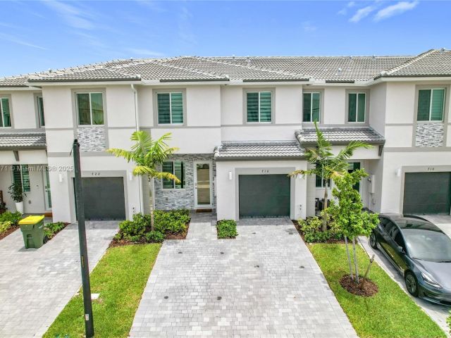 Продажа дома по адресу 716 SE 14th St - фото 7511172