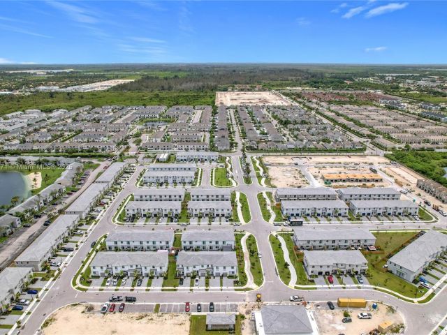 Продажа дома по адресу 716 SE 14th St - фото 7511176