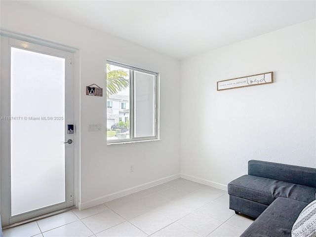 Продажа дома по адресу 716 SE 14th St - фото 7511185