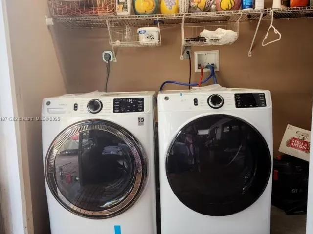 Продажа дома по адресу 11060 SW 143rd Pl - фото 6582108