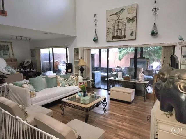 Продажа дома по адресу 11060 SW 143rd Pl - фото 6582116