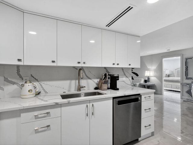 Продажа квартиры #1408 - фото 6515060