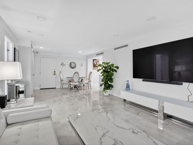 Продажа квартиры #1408 - фото 6515066