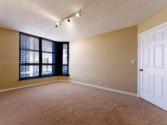 Квартира в аренду номер2207 - фото 6514912