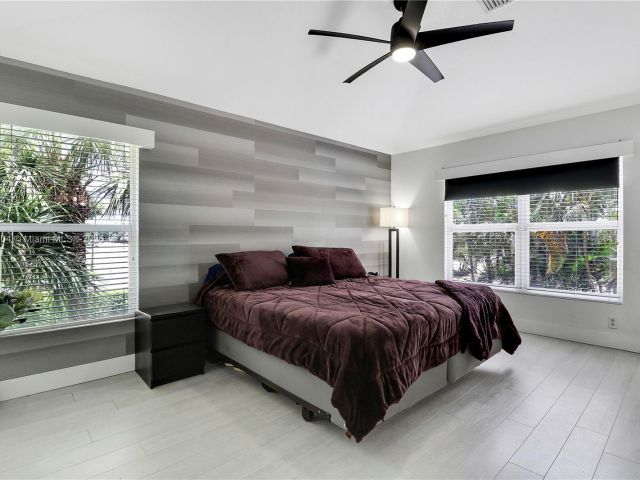 Дом в аренду по адресу 6047 Seminole Gardens Circle 6047 - фото 6656664