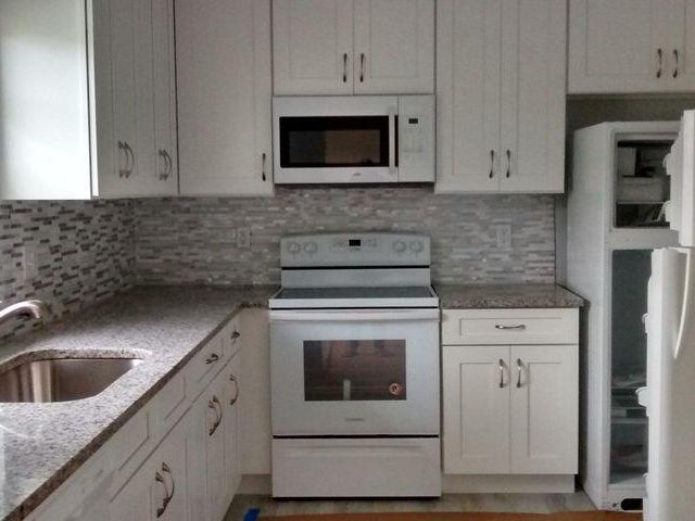 Дом в аренду по адресу 3505 Amalfi Drive - фото 6534318