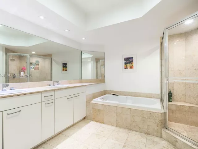 Продажа квартиры #605 - фото 6515111