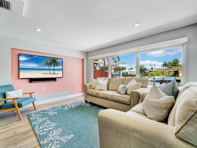 Дом в аренду по адресу 2291 SE 15th Street - фото 6514734