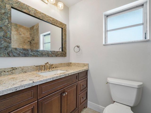 Продажа дома по адресу 1525 SE 6th Street - фото 6514881