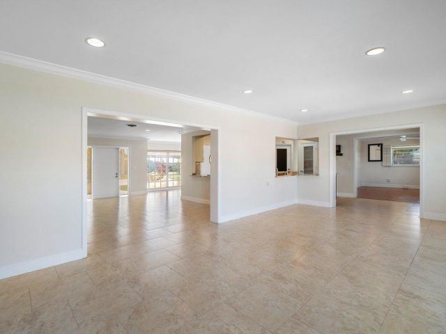 Продажа дома по адресу 1525 SE 6th Street - фото 6514892