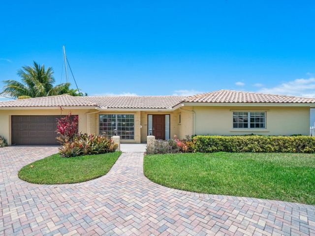 Продажа дома по адресу 1525 SE 6th Street - фото 6514900