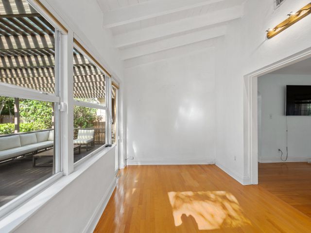 Продажа дома по адресу 712 SE 11th Court - фото 6514842