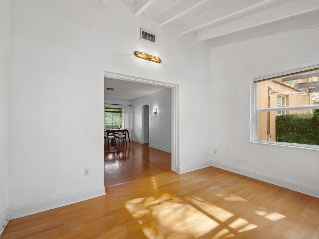 Продажа дома по адресу 712 SE 11th Court - фото 6514844