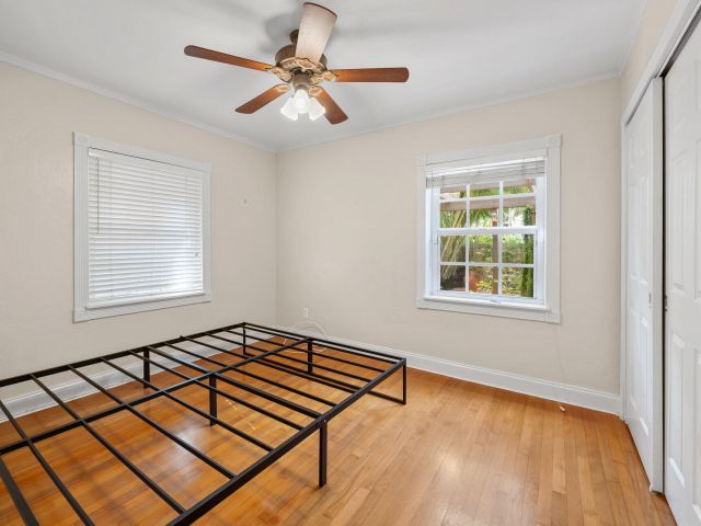 Продажа дома по адресу 712 SE 11th Court - фото 6514845