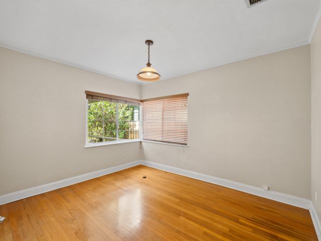 Продажа дома по адресу 712 SE 11th Court - фото 6514848