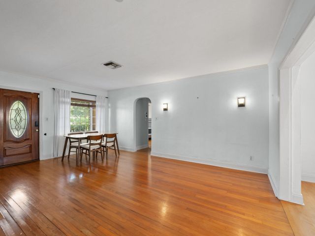 Продажа дома по адресу 712 SE 11th Court - фото 6514854