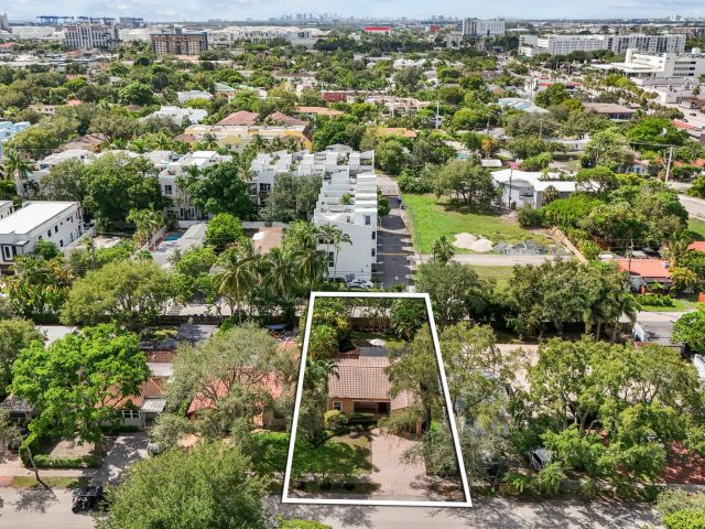 Продажа дома по адресу 712 SE 11th Court - фото 6514859