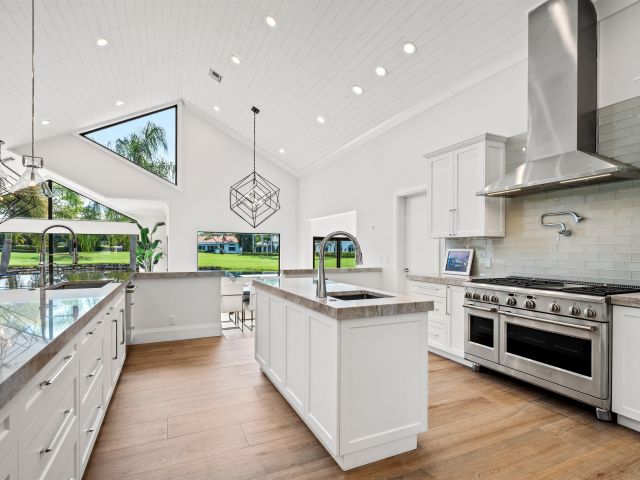 Продажа дома по адресу 910 Greensward Lane - фото 6537986