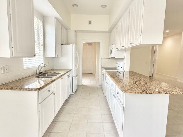 Продажа дома по адресу 2706 James River Road - фото 6534286