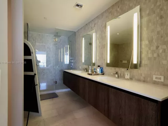 Продажа квартиры #3607 - фото 6515538