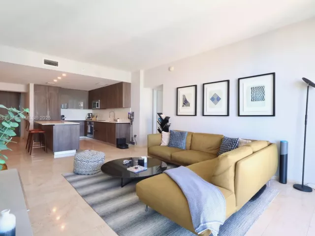 Продажа квартиры #3607 - фото 6515542