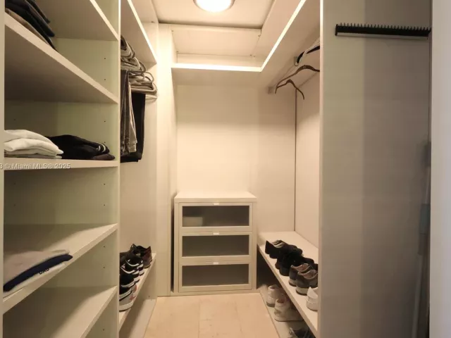 Продажа квартиры #3607 - фото 6515536