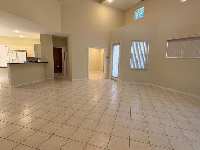 Дом в аренду по адресу 10100 Larkspur Lane - фото 6534266