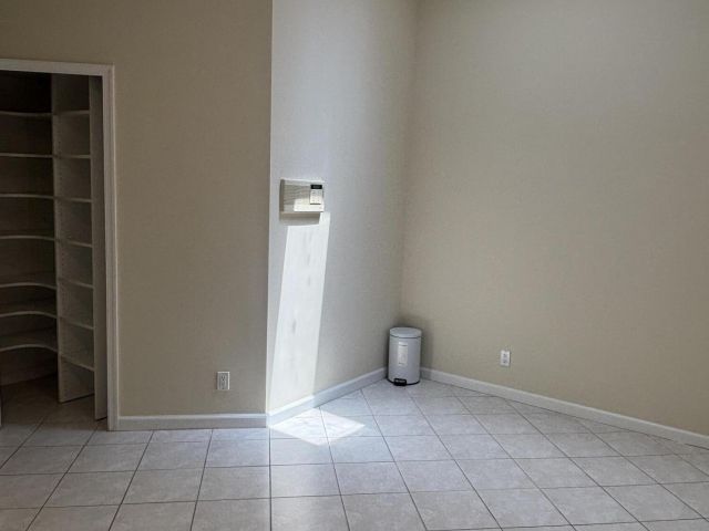 Дом в аренду по адресу 10100 Larkspur Lane - фото 6534275