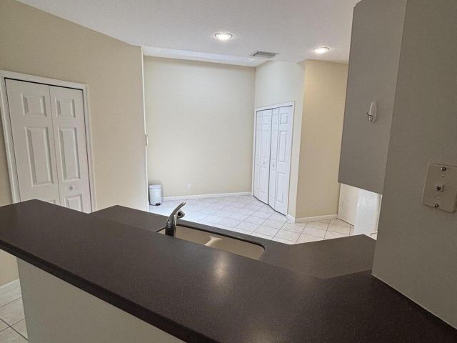 Дом в аренду по адресу 10100 Larkspur Lane - фото 6534279