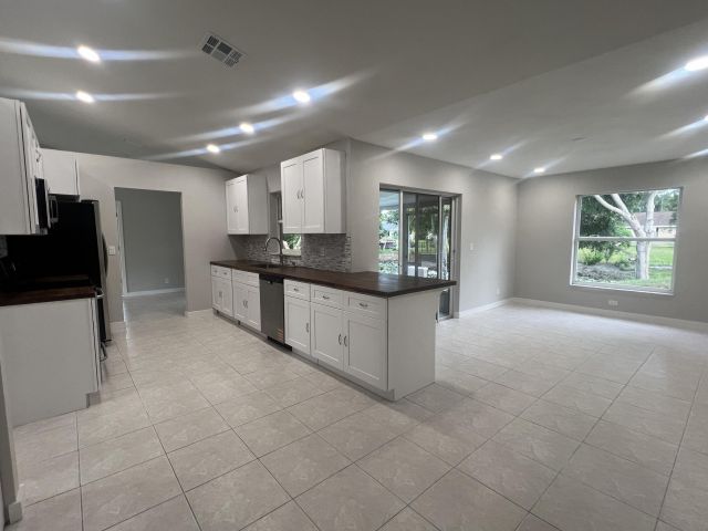 Продажа дома по адресу 12816 67th Street N - фото 6533939