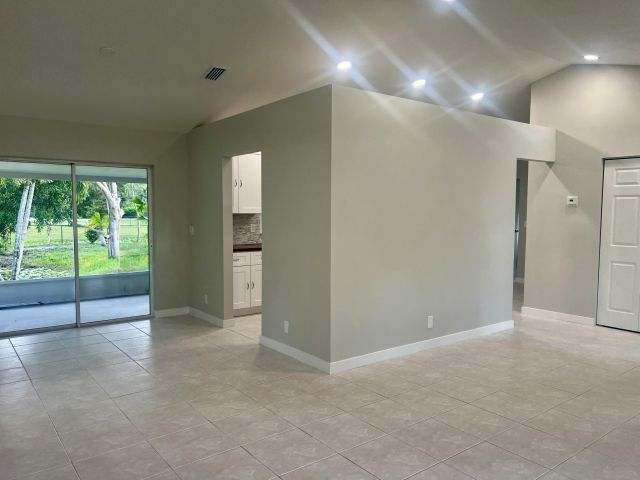 Продажа дома по адресу 12816 67th Street N - фото 6533943