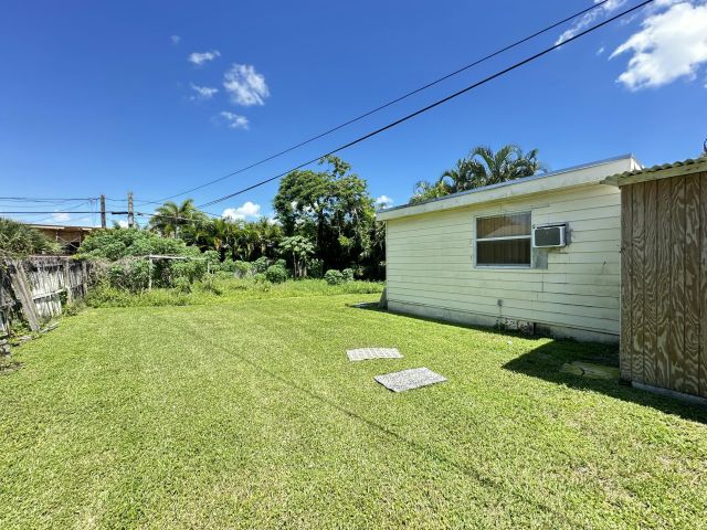 Продажа дома по адресу 225 NE 13th Street - фото 6547578