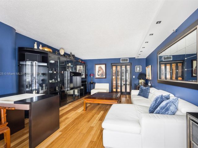 Продажа квартиры #A-3042 - фото 6519740