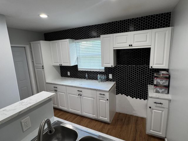 Дом в аренду по адресу 718 W 10th Street Street - фото 6519628