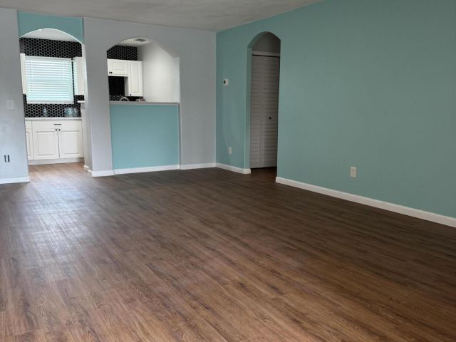 Дом в аренду по адресу 718 W 10th Street Street - фото 6519629