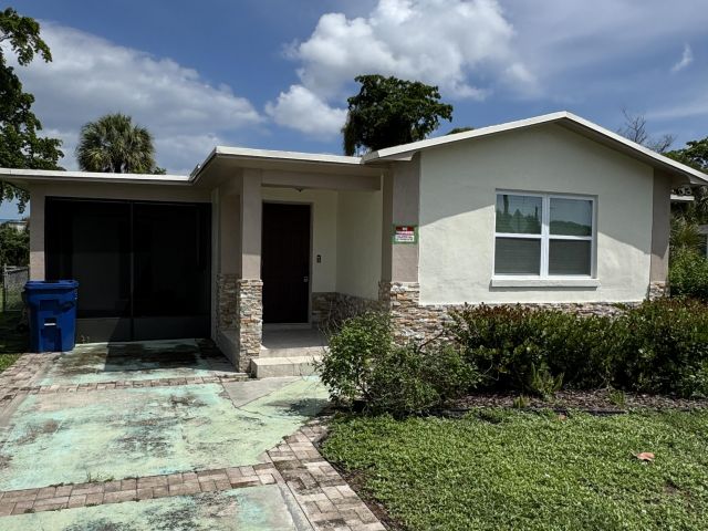 Дом в аренду по адресу 718 W 10th Street Street - фото 6519630