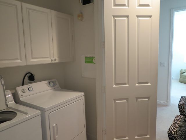 Дом в аренду по адресу 819 NW 82nd Place - фото 6535449