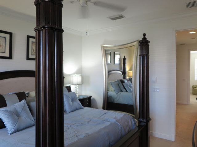 Дом в аренду по адресу 819 NW 82nd Place - фото 6535456