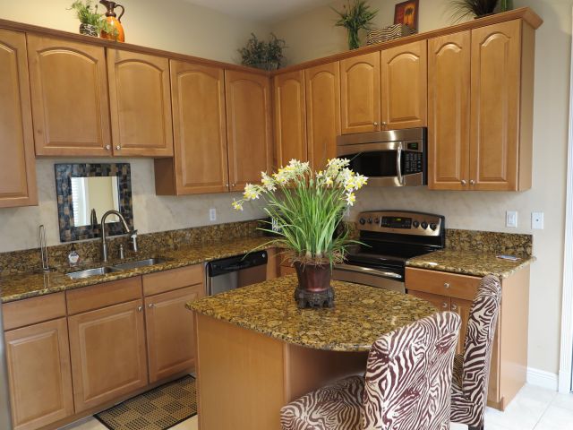 Дом в аренду по адресу 819 NW 82nd Place - фото 6535457