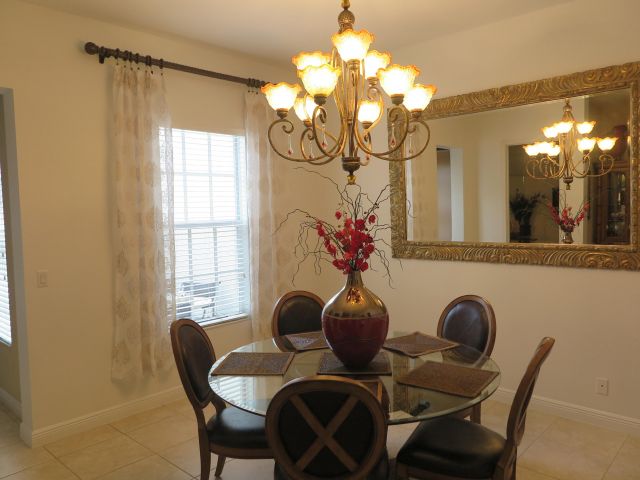 Дом в аренду по адресу 819 NW 82nd Place - фото 6535459